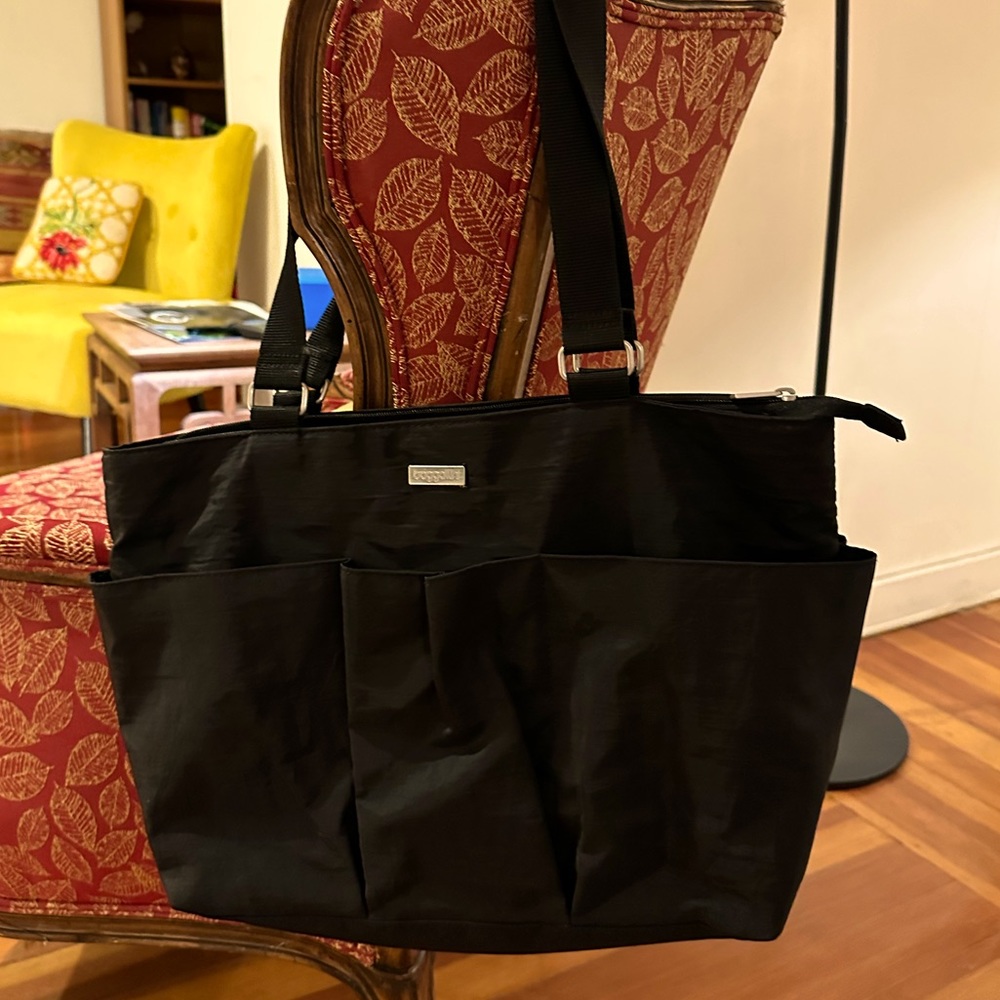 Baggalini, large, carryall tote bag